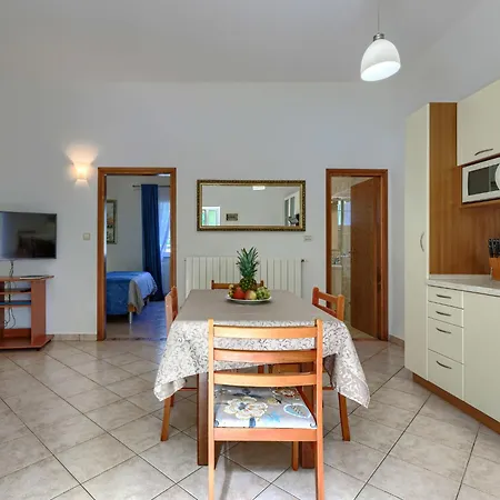 Nino-4 By Interhome Lejlighed