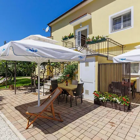 Lejlighed Nino-4 By Interhome *