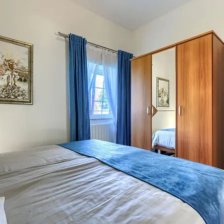 Nino-4 By Interhome *