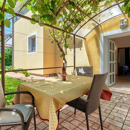 Lejlighed Nino-4 By Interhome