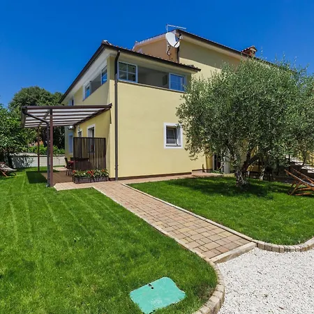 Nino-4 By Interhome Poreč